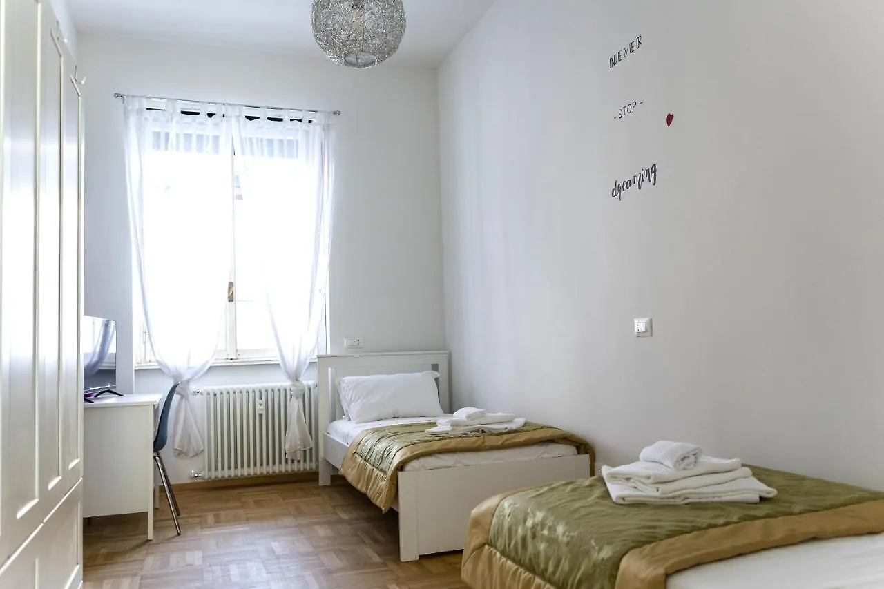 Beatrice D'Este Apartment Milan 0*,